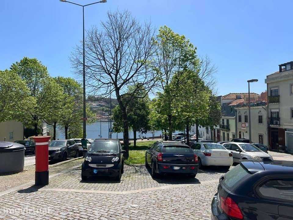 Moradia T4 c/ Jardim, próxima da Foz, com vistas sobre o Rio Douro par - Grande imagem: 2/5