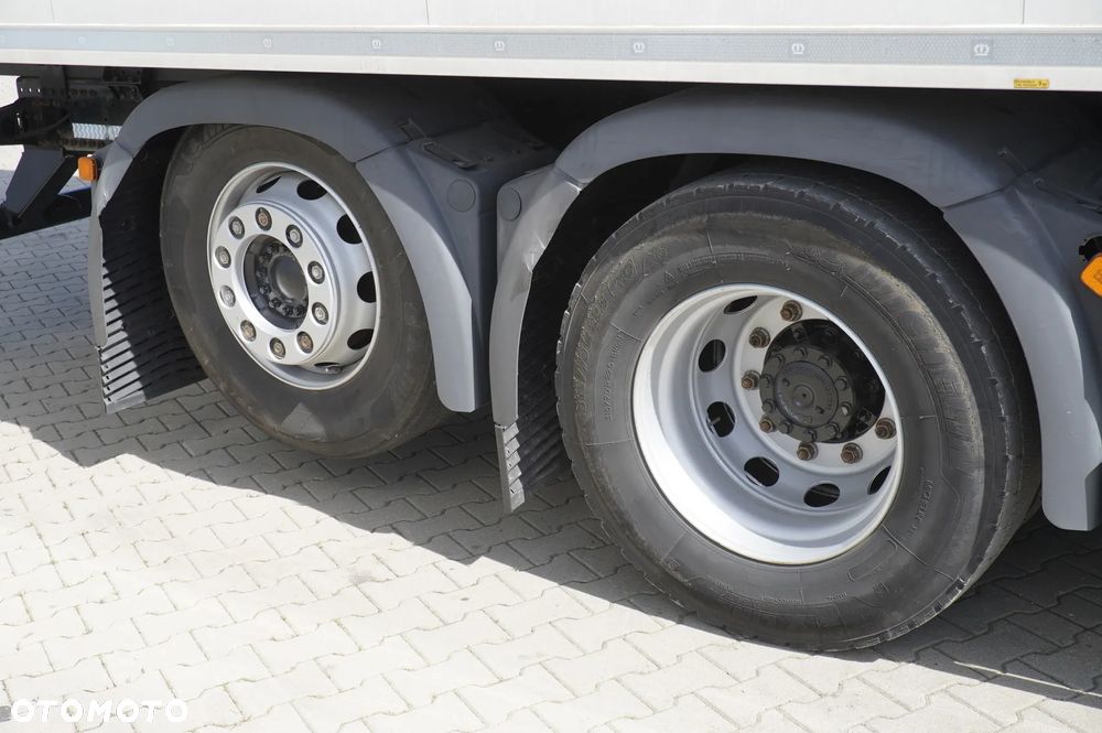 MAN TGX 26.470 6x2 / 80 tys km!! / 2023 / Chłodnia KRONE 18 EPAL / Thermoking T-1000 R Spectrum / Multitemperatura - 13