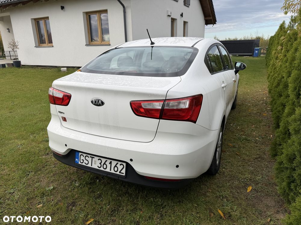 Kia Rio - 5