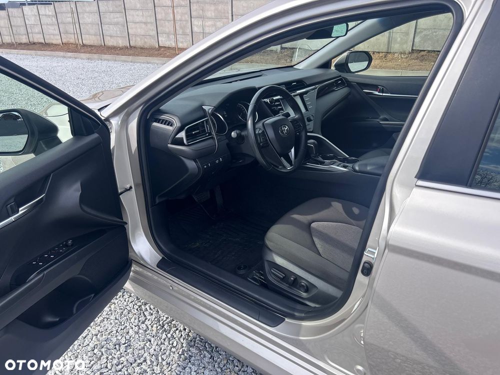 Toyota Camry 2.5 Hybrid Comfort CVT - 9