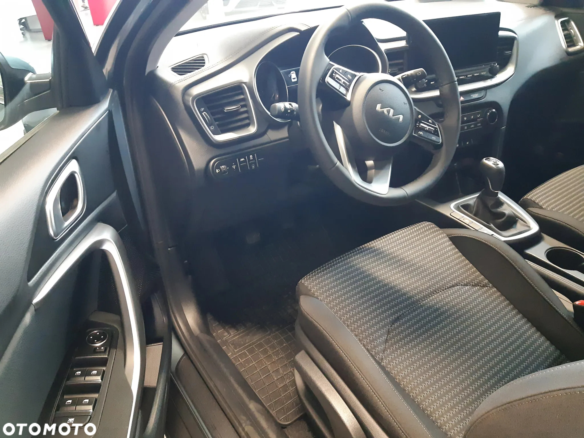 Kia XCeed 1.5 T-GDI M - 4