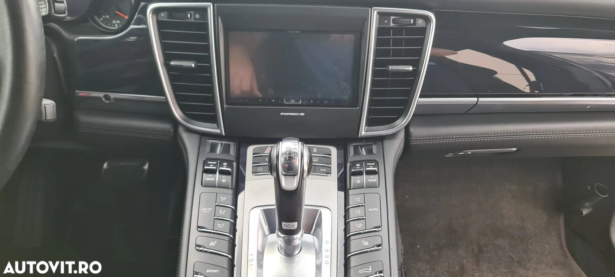 Porsche Panamera GTS PDK - 34