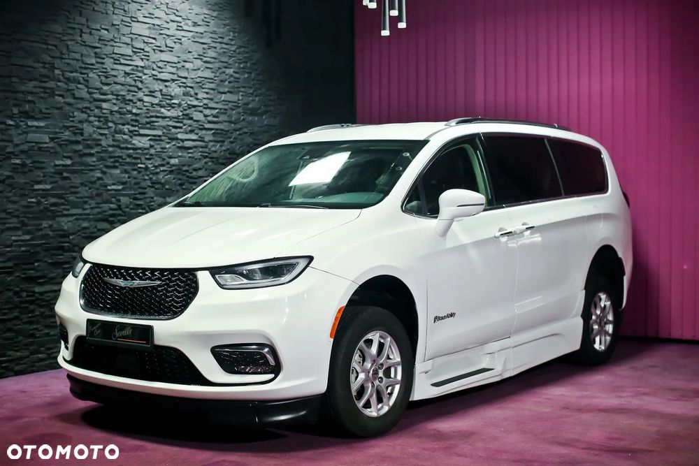 Chrysler Pacifica - 7