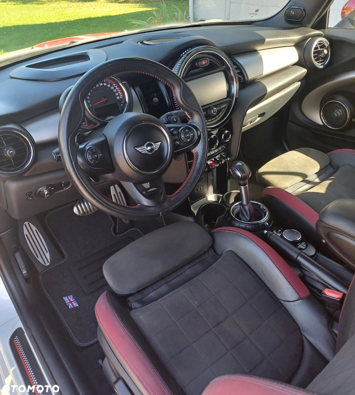 MINI John Cooper Works Cabrio - 14