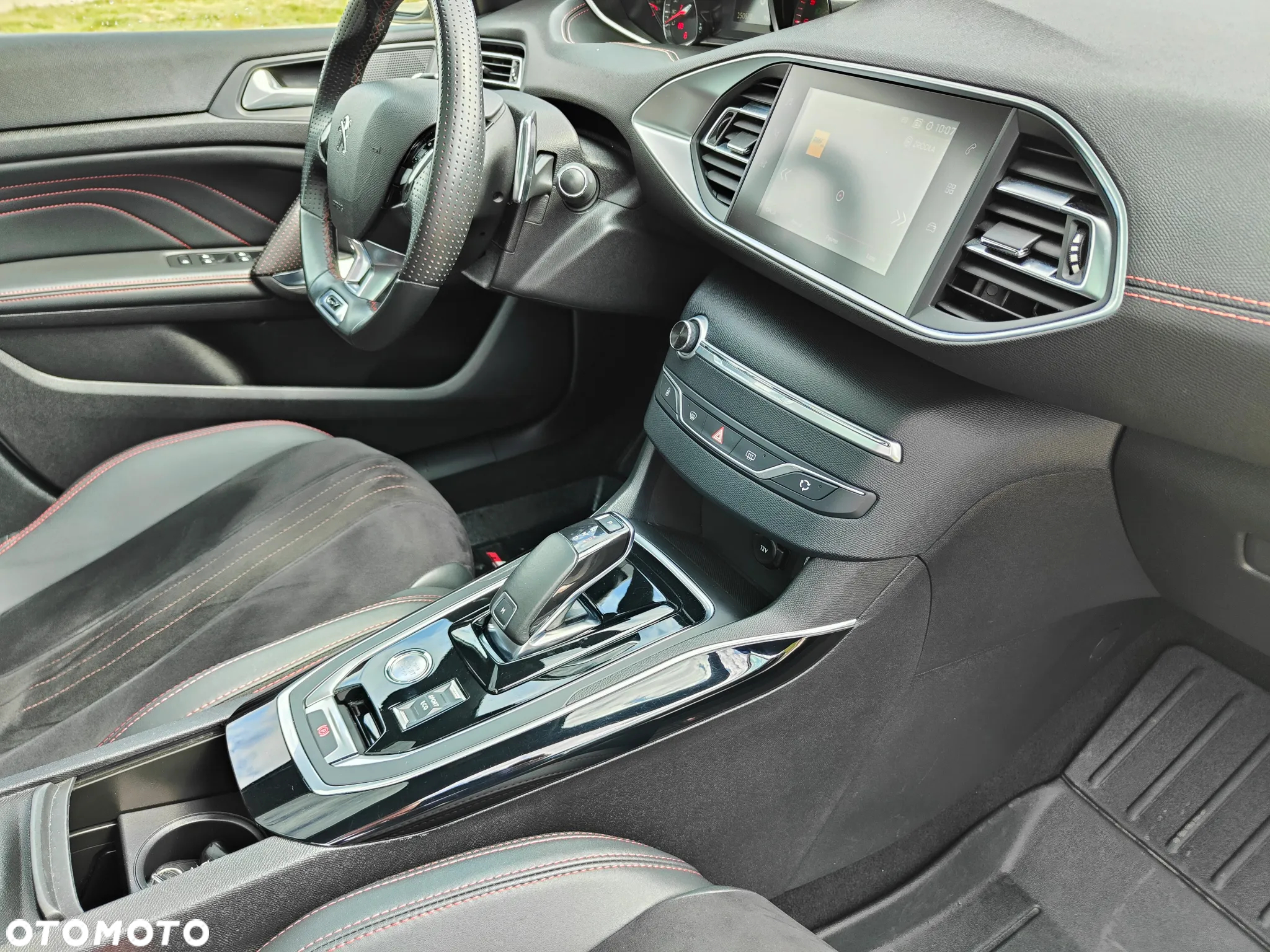Peugeot 308 SW 2.0 BlueHDi GT S&S EAT8 - 18