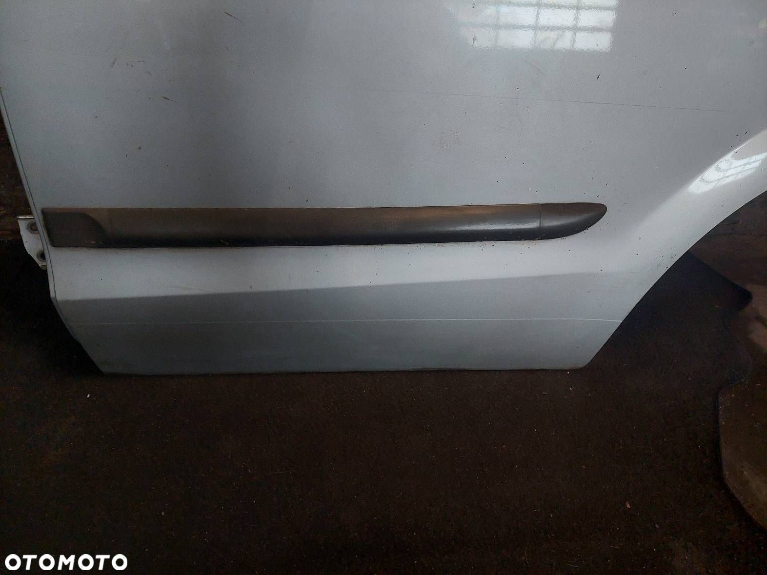 DRZWI KOMPLETNE LEWY TYŁ MAZDA PREMACY I 18G - 2