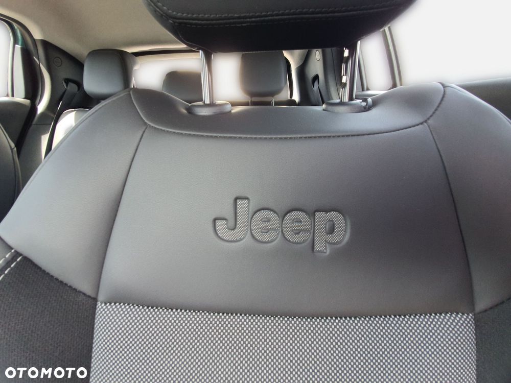 Jeep Avenger 1.2 GSE T3 Altitude FWD - 29