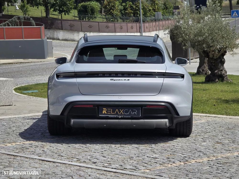 Porsche Taycan Cross Turismo 4S - 10