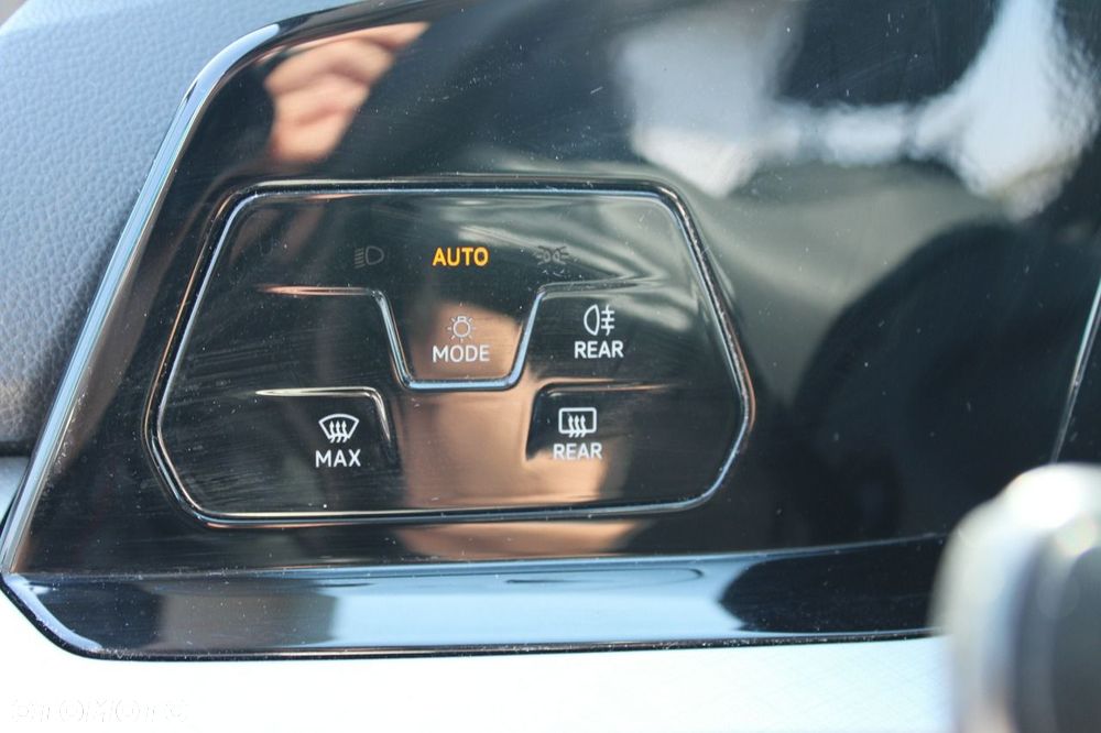 Volkswagen Golf - 17