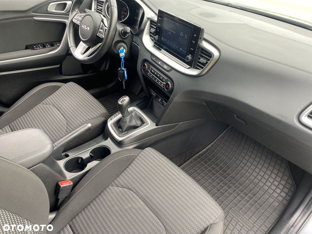 Kia Ceed - 16