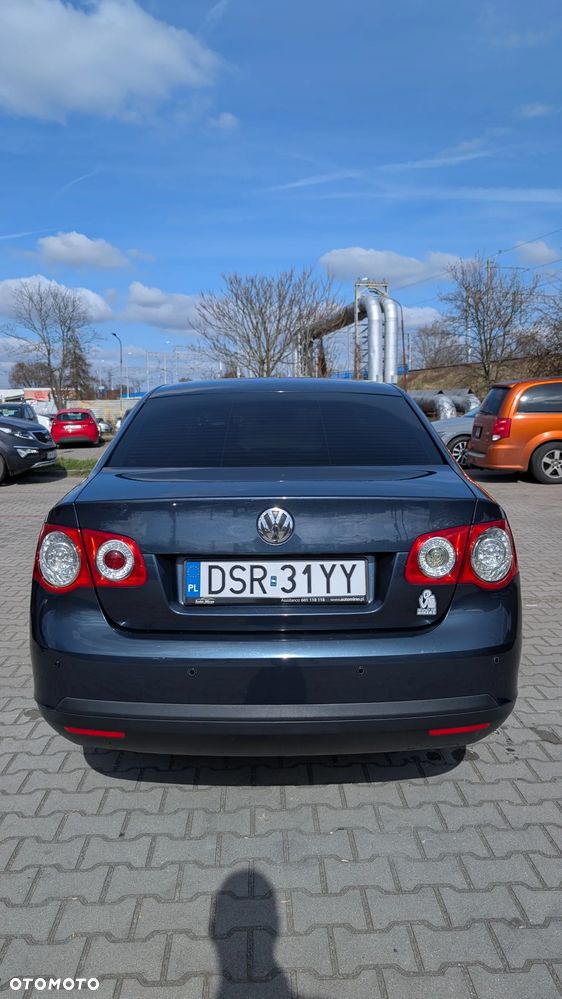 Volkswagen Jetta 1.6 TDI DPF Comfortline - 6