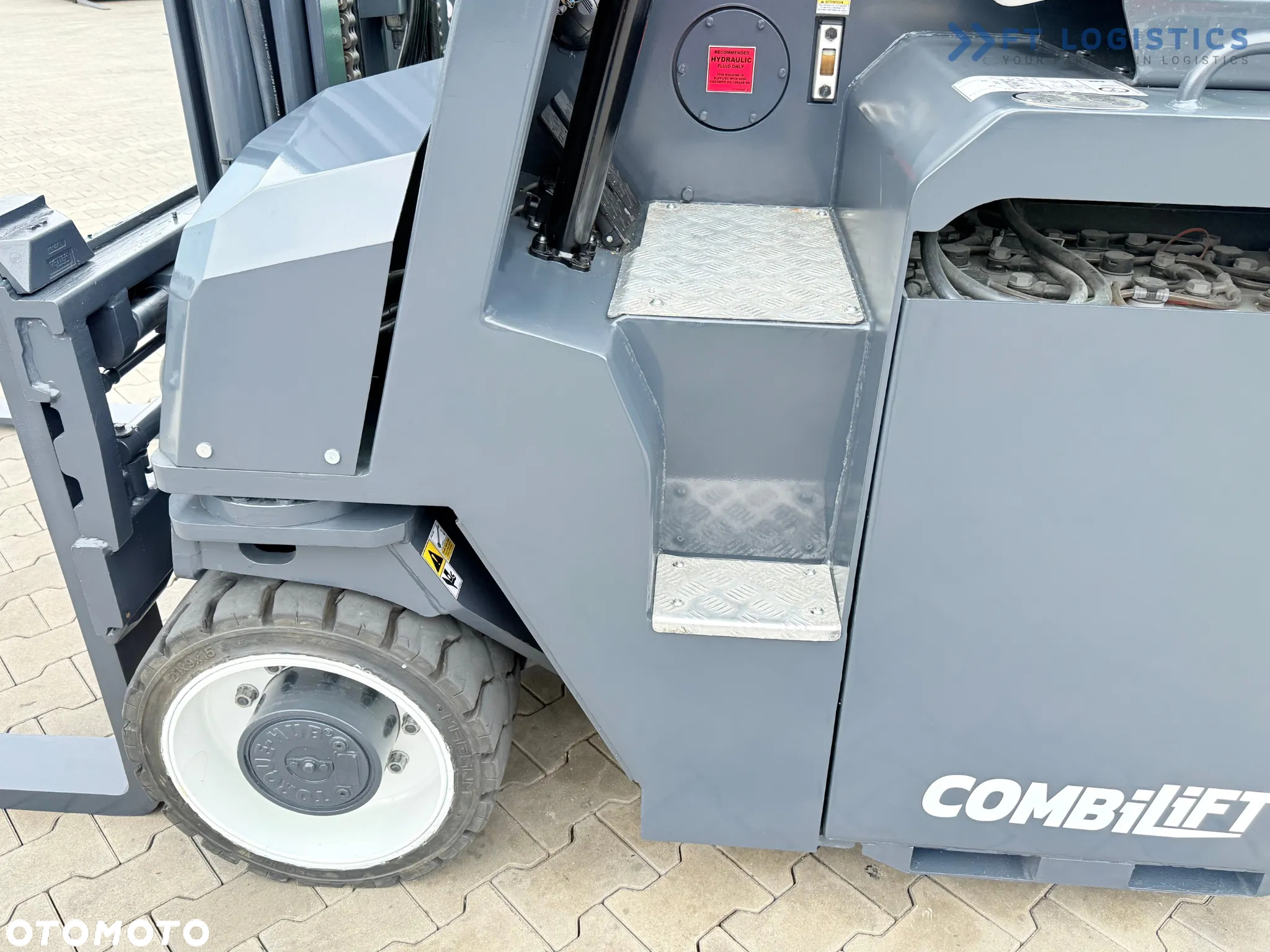 Combilift CBE4000 / TRIPLEX 5200MM / ELEKTRYCZNY / WOLNY SKOK / POZYCJONER / PRZESUW WIDEŁ / JAK NOWY - 11