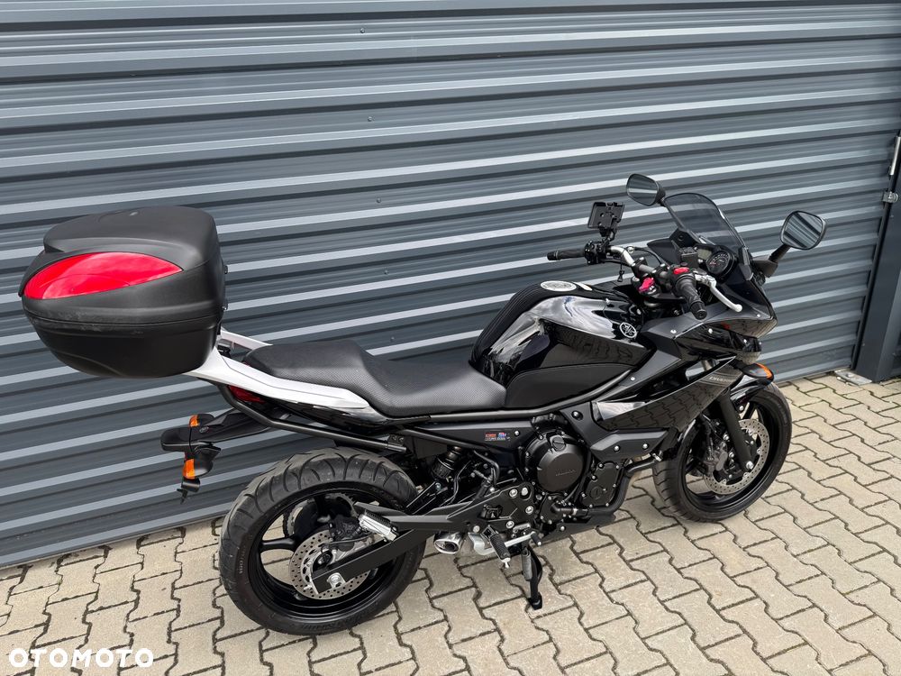 Yamaha XJ - 6