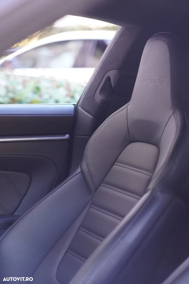 Porsche 911-TURBO-S - 34