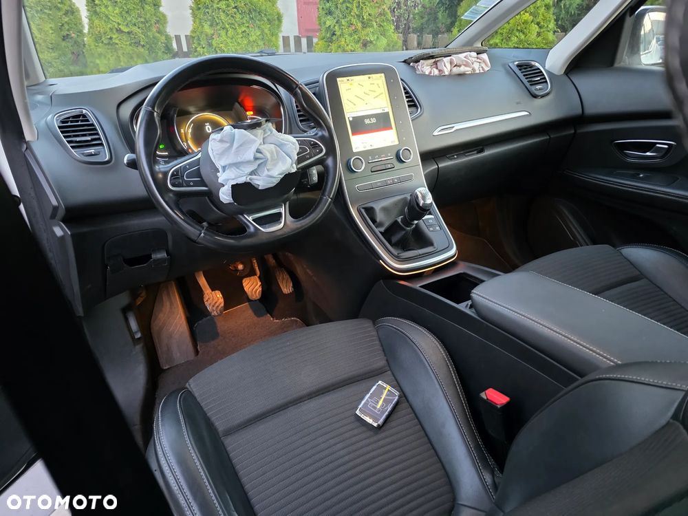 Renault Scenic - 21
