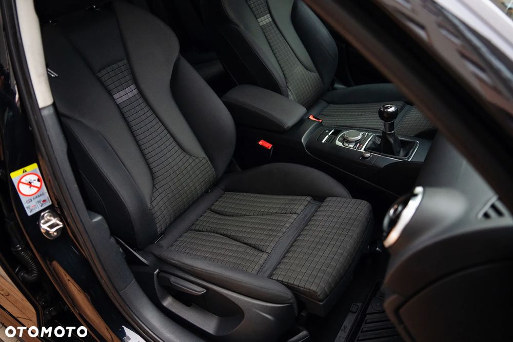 Audi A3 Sportback 2.0 TDI S line Sportpaket - 27