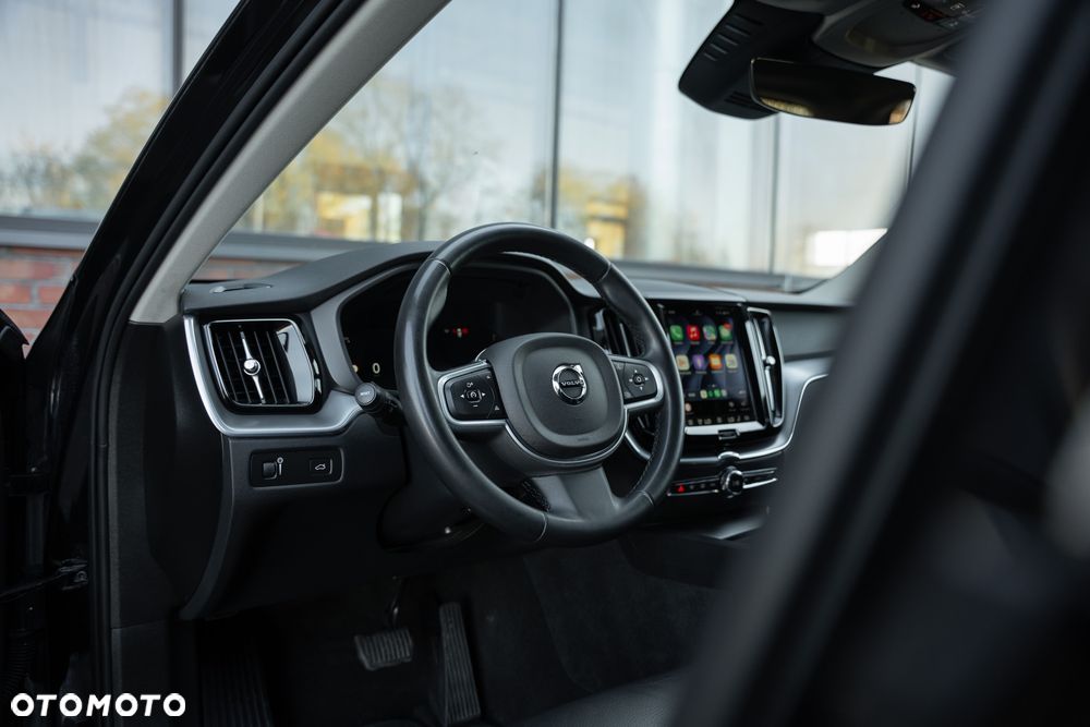 Volvo XC 60 B4 D Momentum Pro - 23