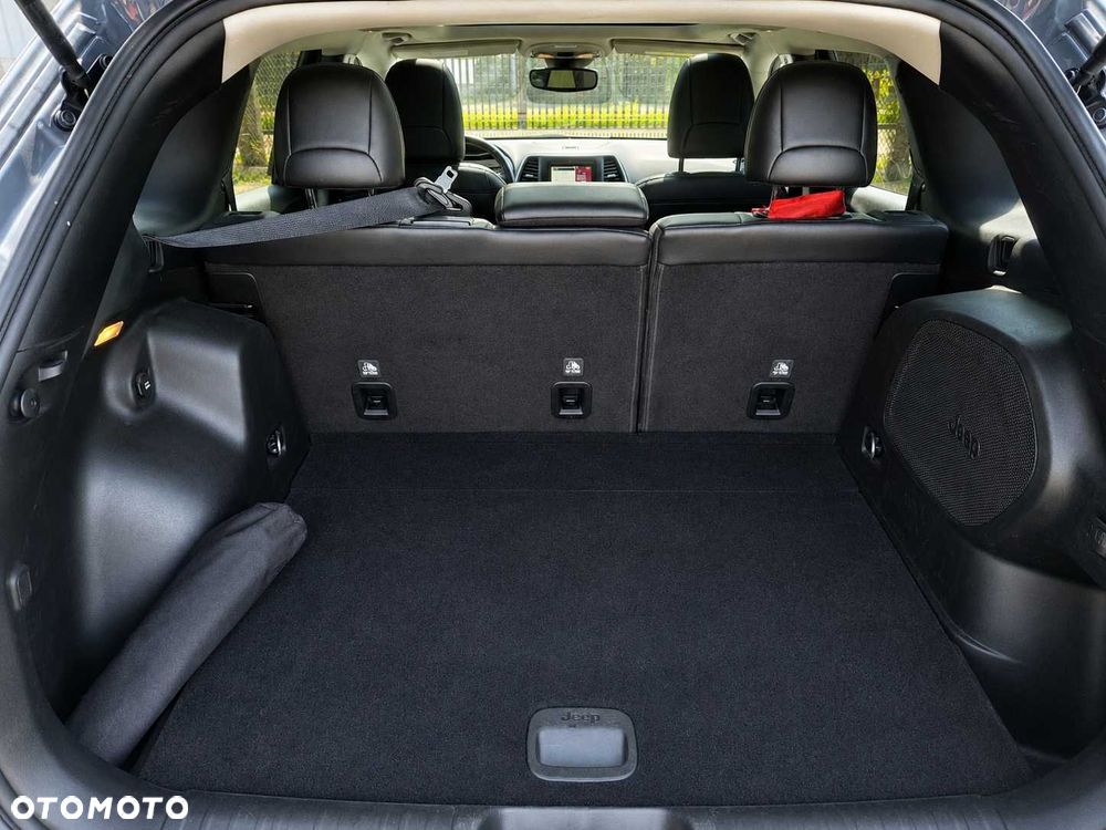 Jeep Cherokee - 7