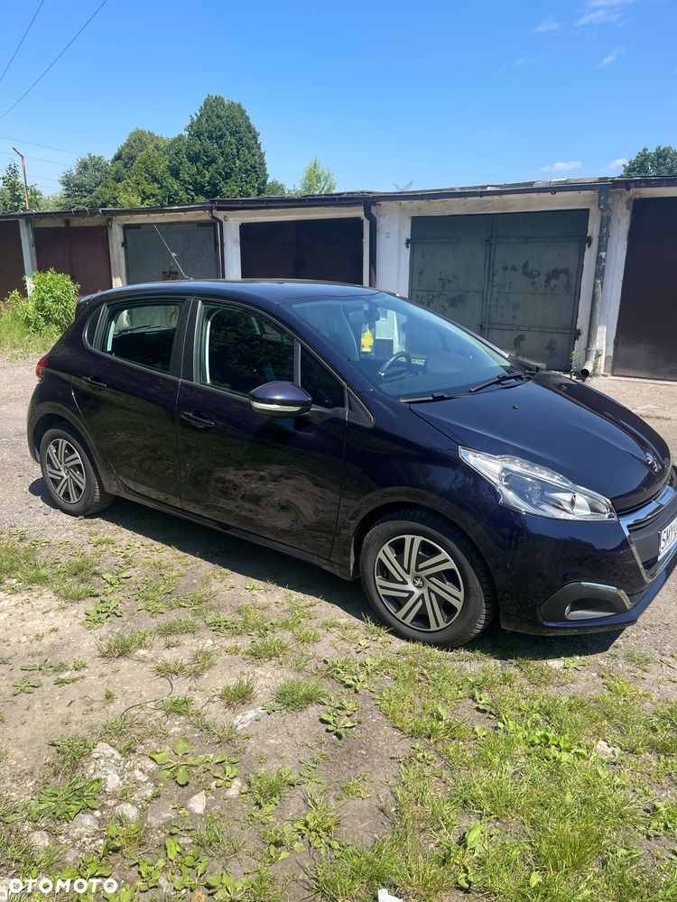 Peugeot 208 - 4