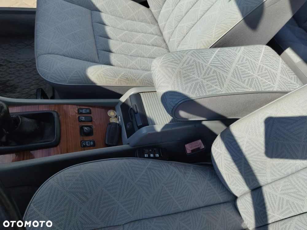 Mercedes-Benz W124 (1984-1993) - 18