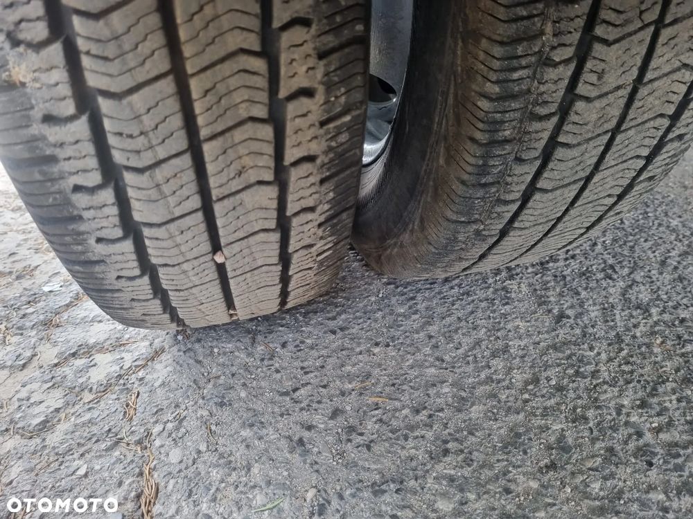 Iveco Daily Stan Bardzo dobry bliżniak Doka 7 osobowa - 10