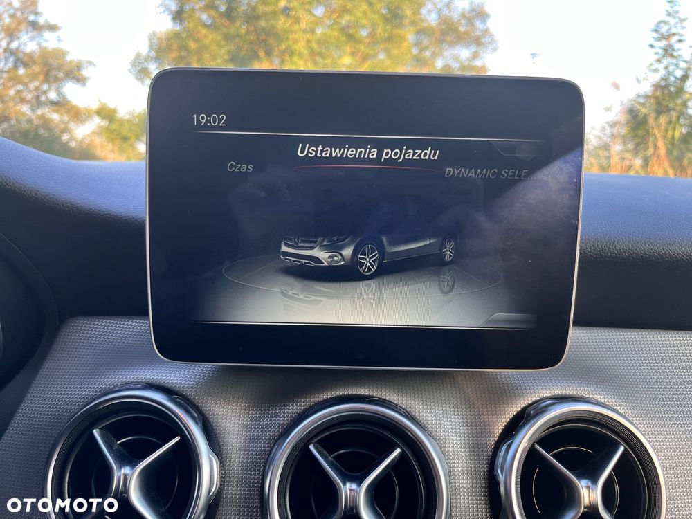 Mercedes-Benz GLA - 6