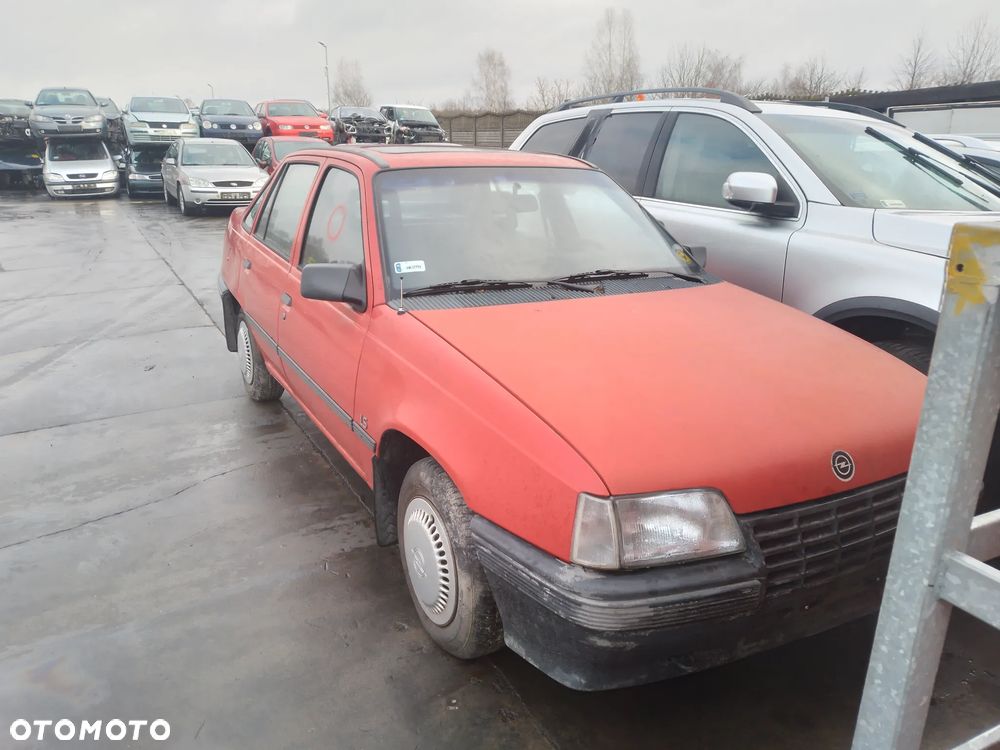 OPEL KADETT E SEDAN  84-89  1.6  ALTERNATOR - 2
