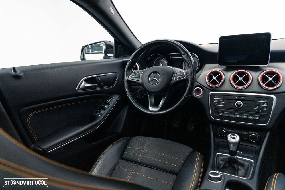 Mercedes-Benz CLA 200 (CDI) d Orange Art Edition - 14
