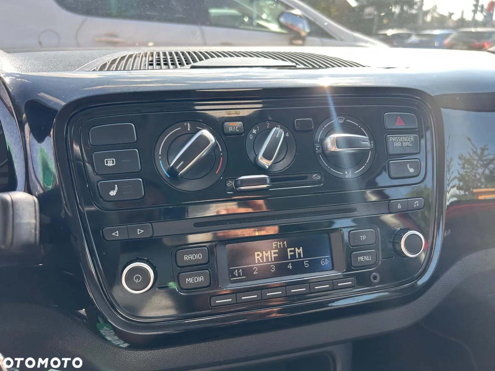 Volkswagen up! (BlueMotion Technology) take - 26