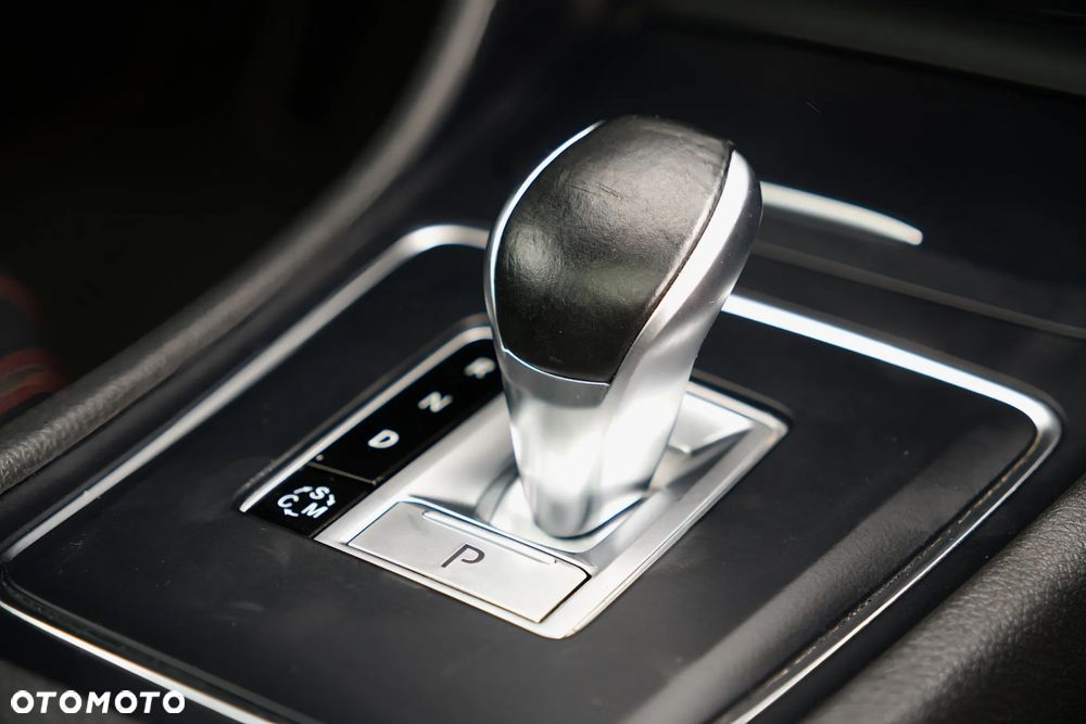 Mercedes-Benz CLA - 21