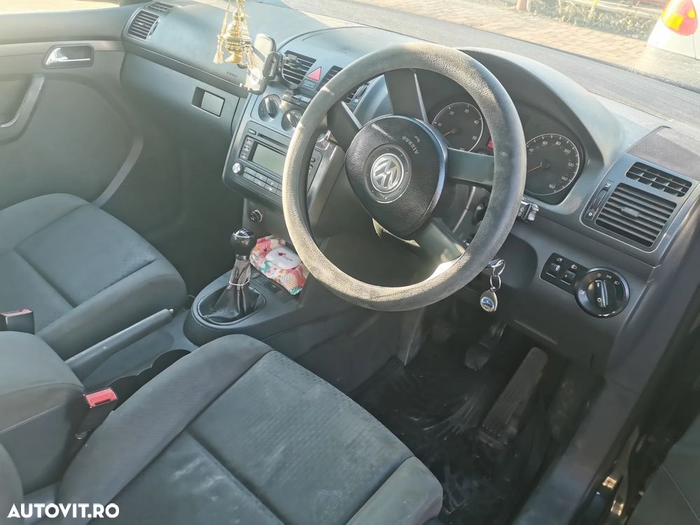 Volkswagen Touran 1.9 TDI DPF Conceptline - 6