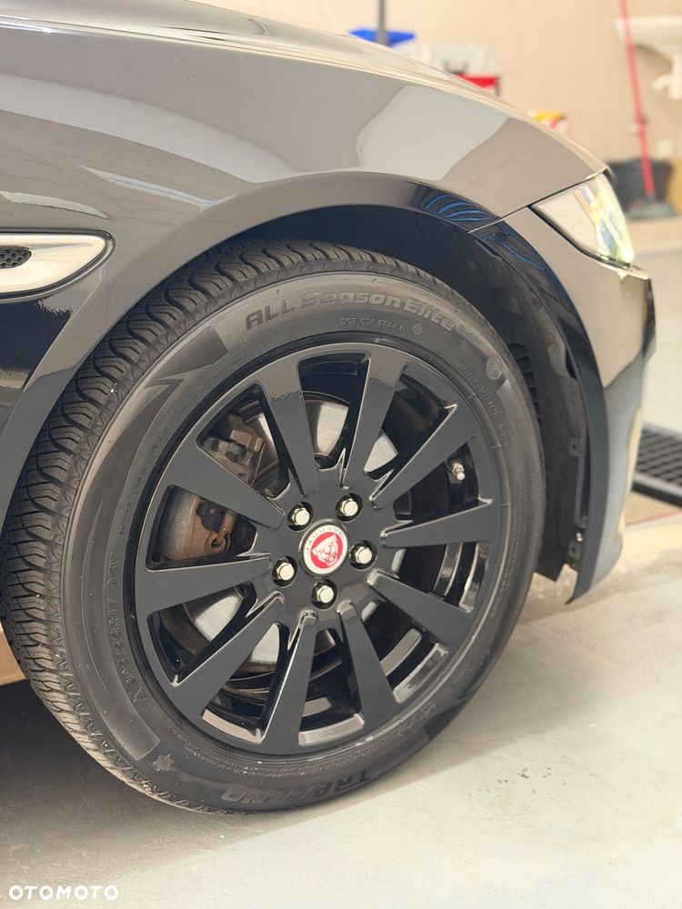 Jaguar XE 2.0 D AWD R-Sport - 11