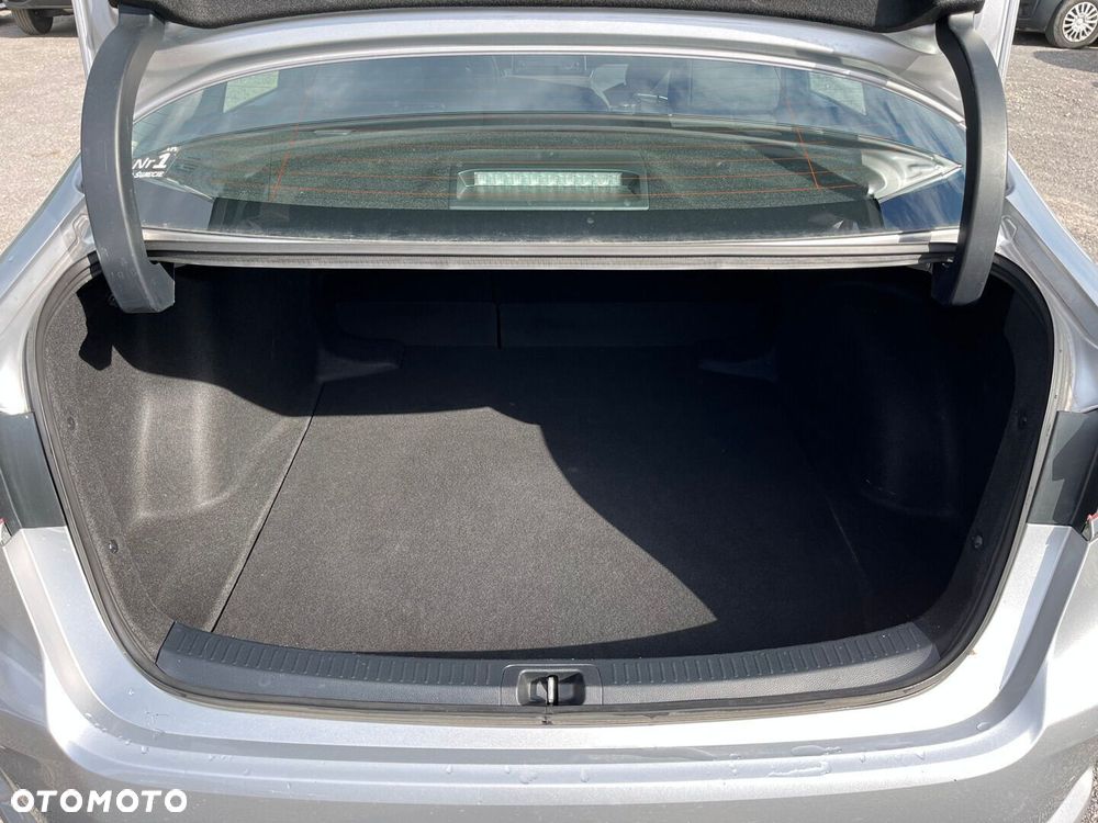 Toyota Corolla 1.8 Hybrid Comfort - 27