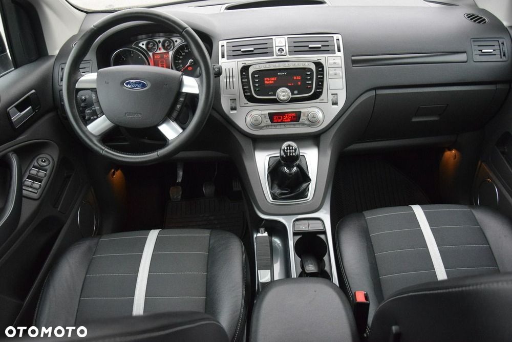 Ford Kuga 2.0 TDCi 4x4 Titanium - 26