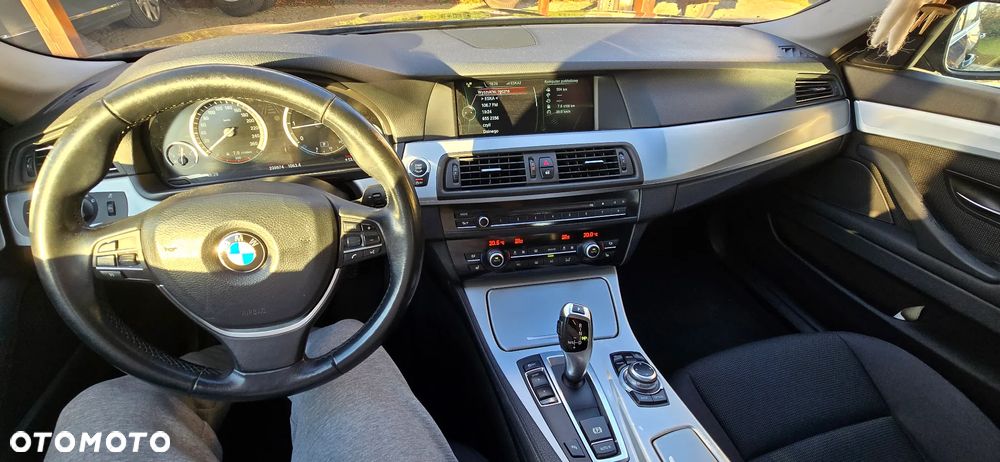 BMW Seria 5 525d - 2