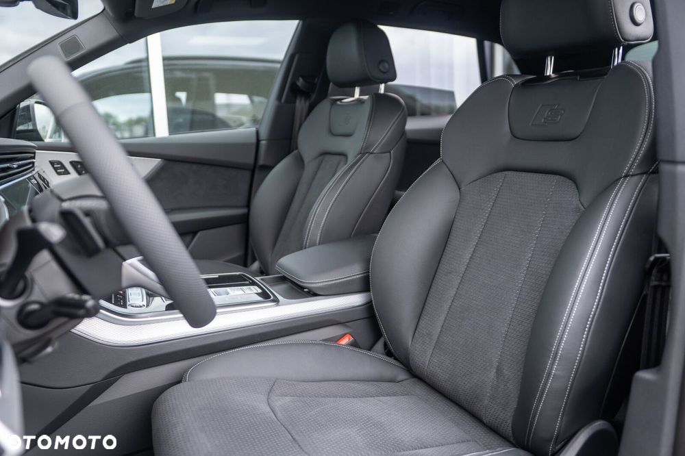 Audi Q8 - 12