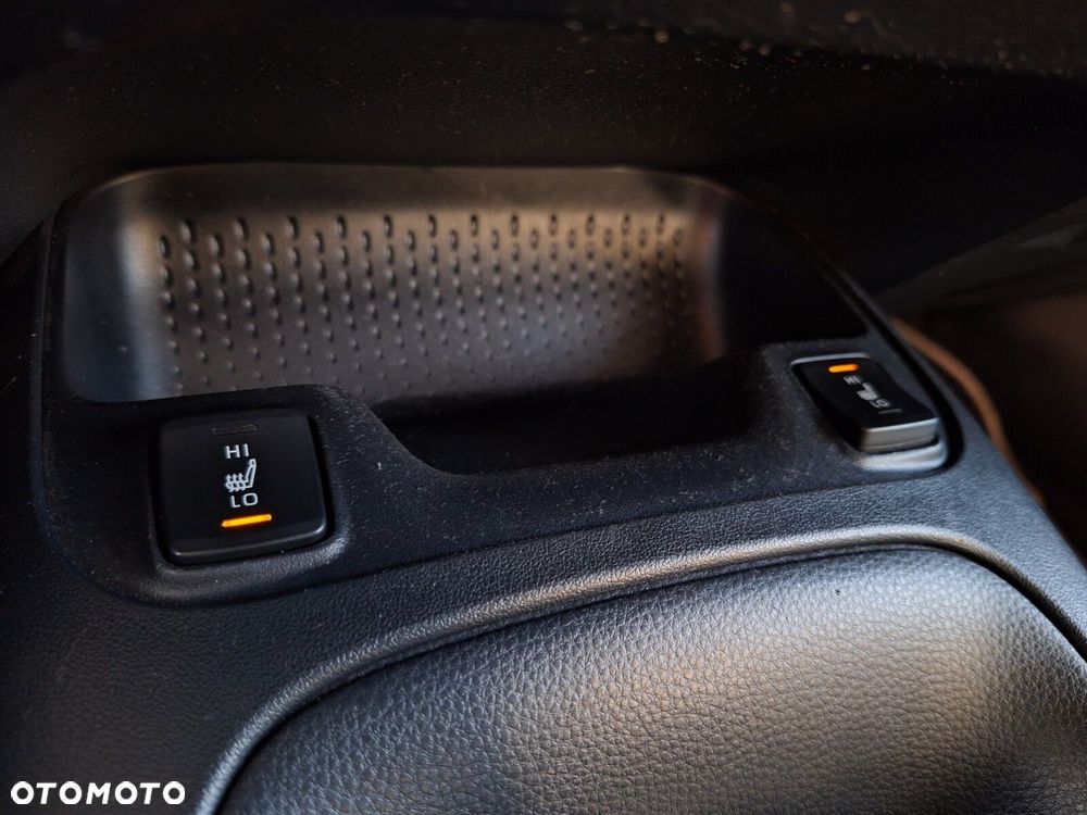 Toyota Corolla 2.0 Hybrid Comfort - 24