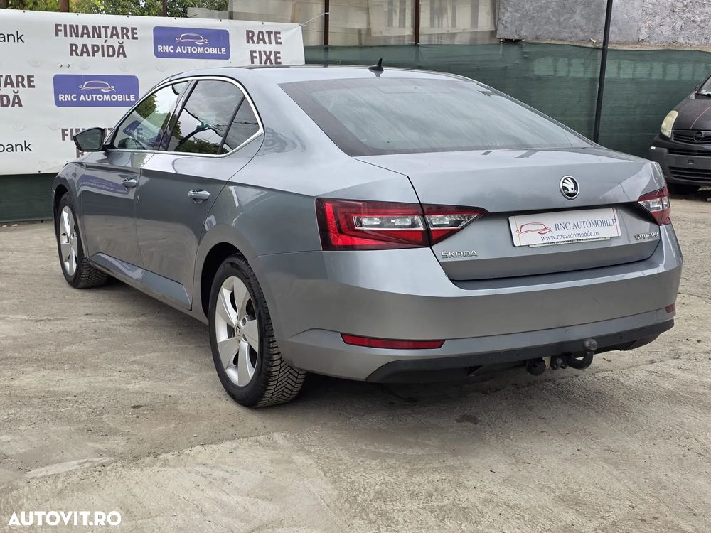 Skoda Superb 2.0 TDI Style - 4