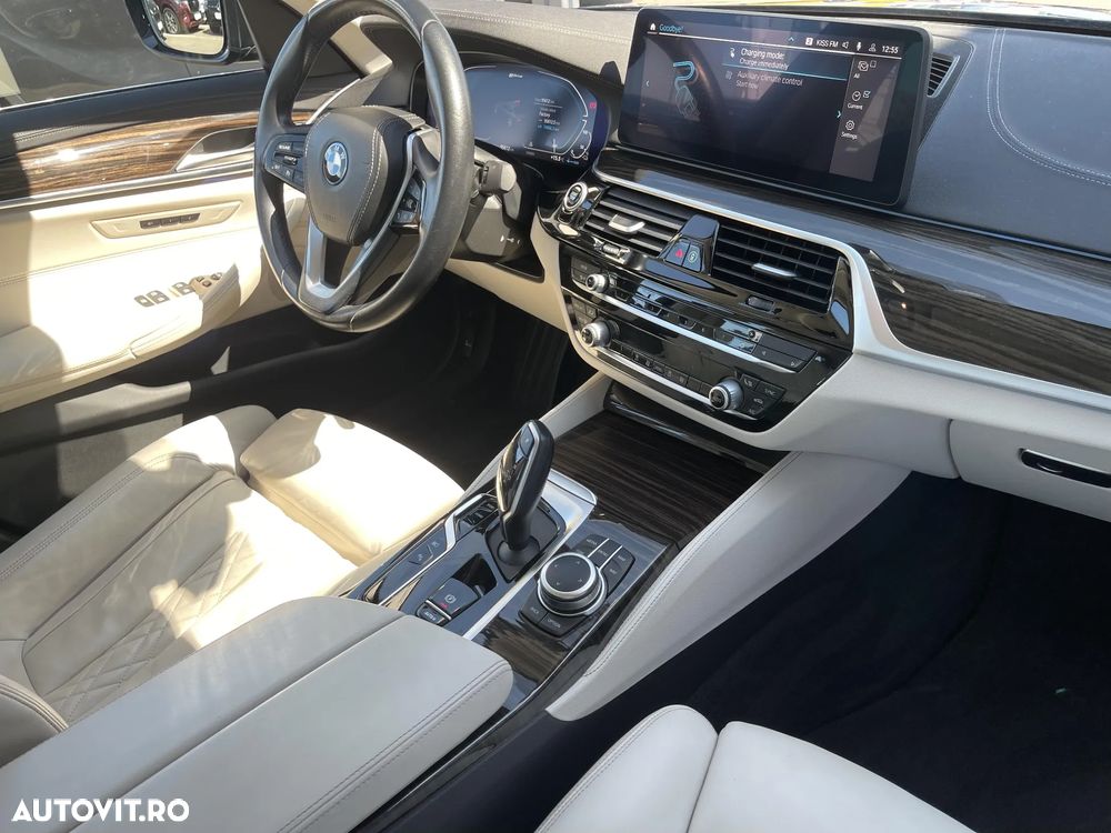 BMW Seria 5 530e xDrive Aut. - 32