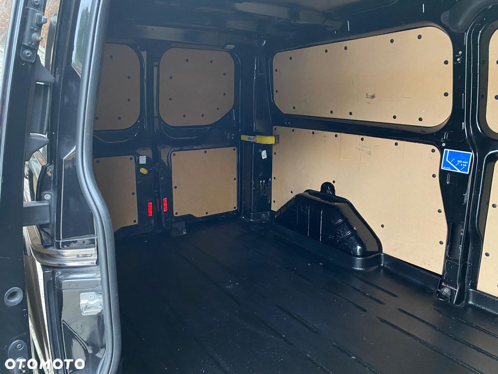Ford TRANSIT CUSTOM - 23