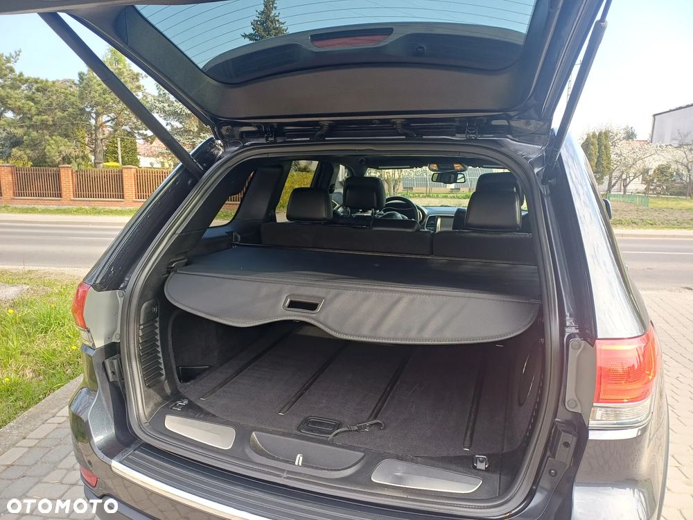 Jeep Grand Cherokee - 35