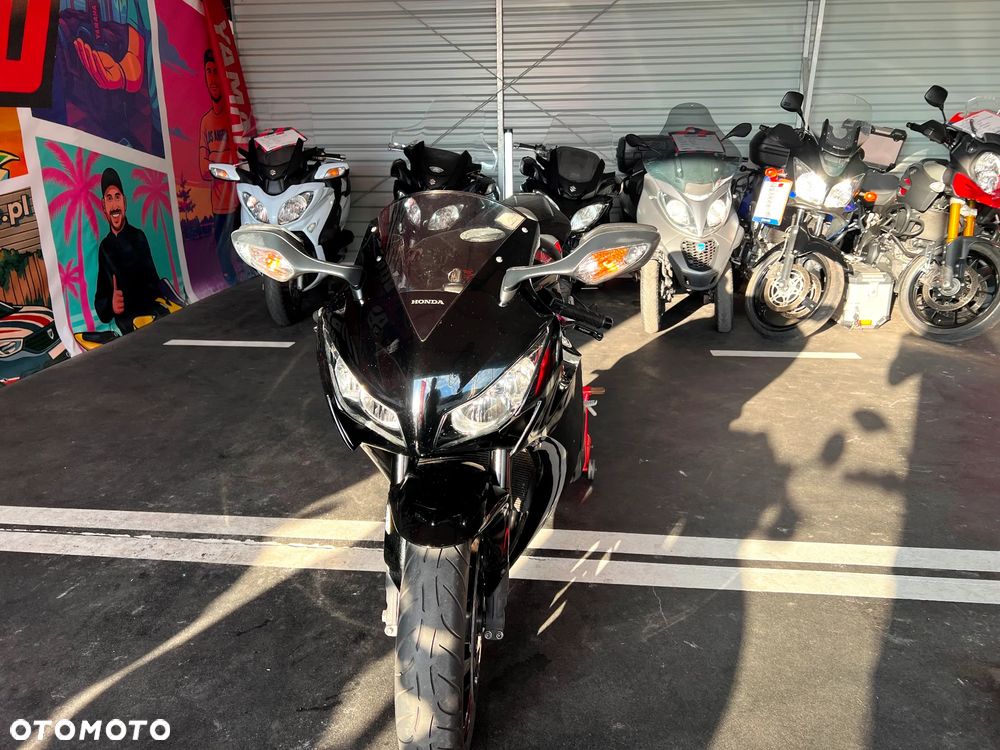 Honda CBR - 23