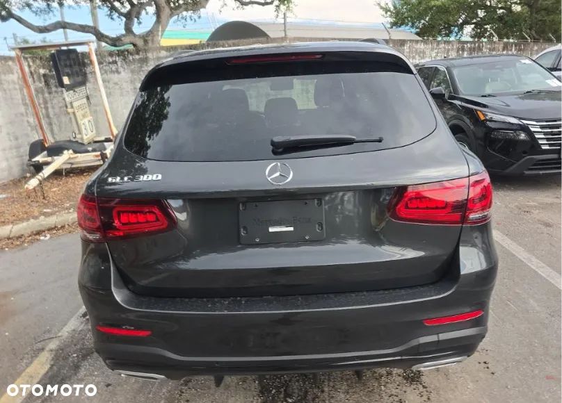 Mercedes-Benz GLC 300 4Matic 9G-TRONIC AMG Line - 6