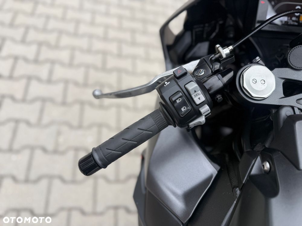 Honda CBR - 25