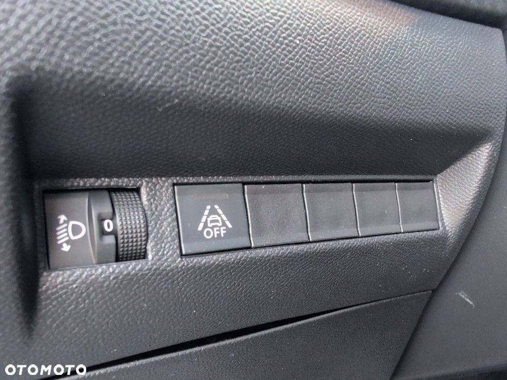 Peugeot 208 1.2 PureTech Allure Pack S&S EAT8 - 13