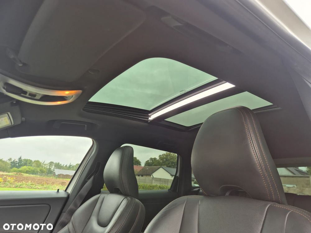 Volvo XC 60 D4 Geartronic Summum - 16