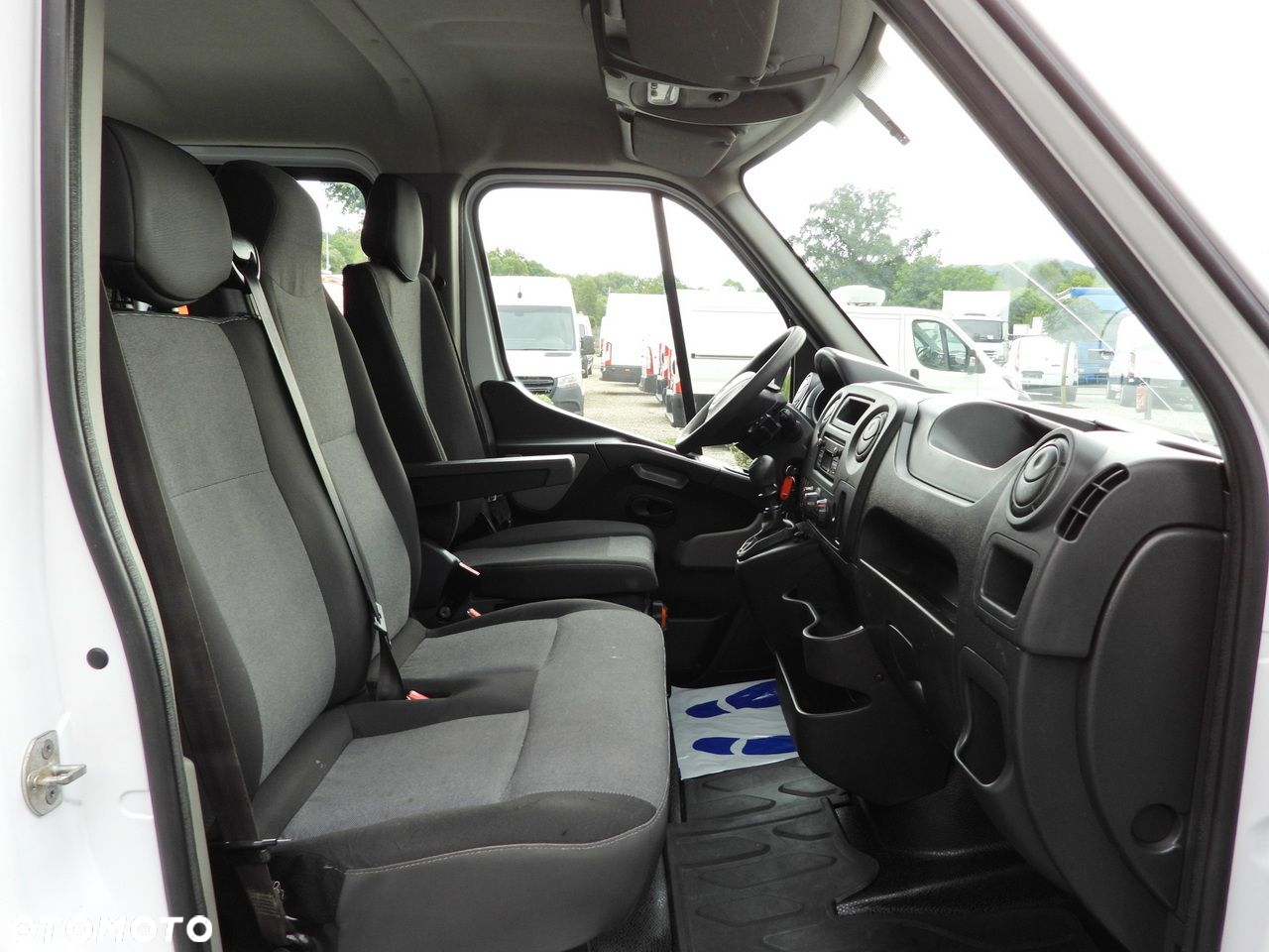 Renault MASTER WYWROTKA PODWÓJNA KABINA DOKA 7 MIEJSC  110KM - 35