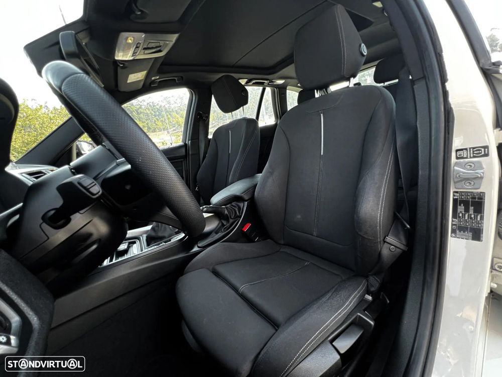 BMW 318 d Pack M - 12