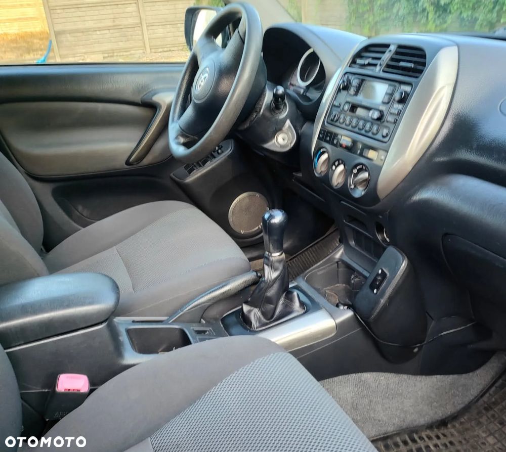 Toyota RAV4 2.0 D-4D 4x4 - 12