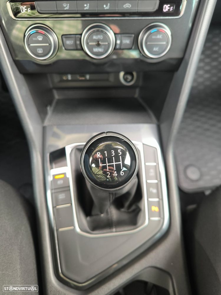VW Tiguan 1.6 TDI Confortline - 26